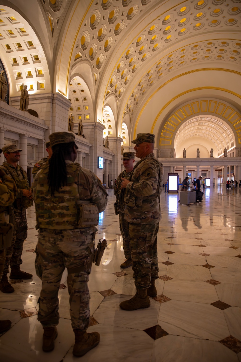 DCNG Commanding General Meets with Soldiers Supporting the D.C. Safe and Beautiful Task Force