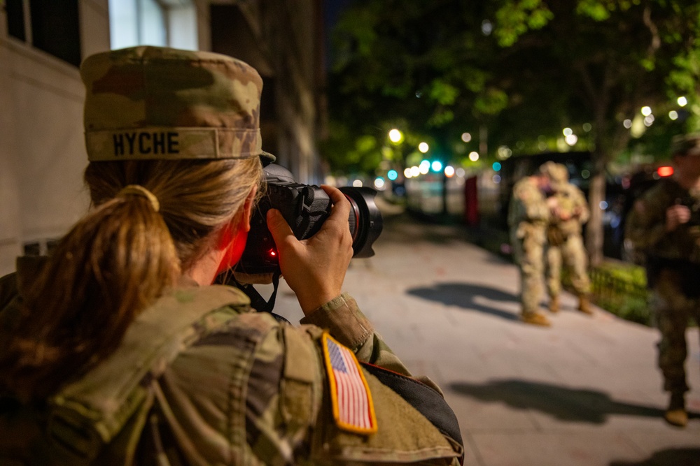 DCNG Commanding General Meets with Soldiers Supporting the D.C. Safe and Beautiful Task Force