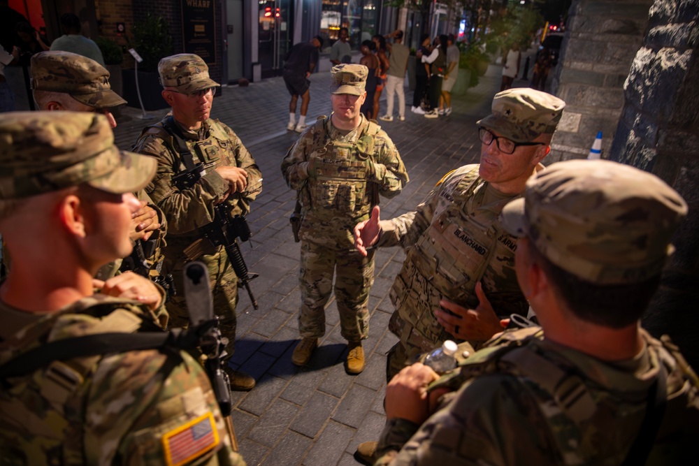 DCNG Commanding General Meets with Soldiers Supporting the D.C. Safe and Beautiful Task Force