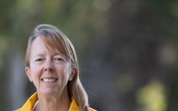 Deaf and Dedicated on the Fireline