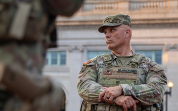 DCNG Commanding General Meets with Soldiers Supporting the D.C. Safe and Beautiful Task Force