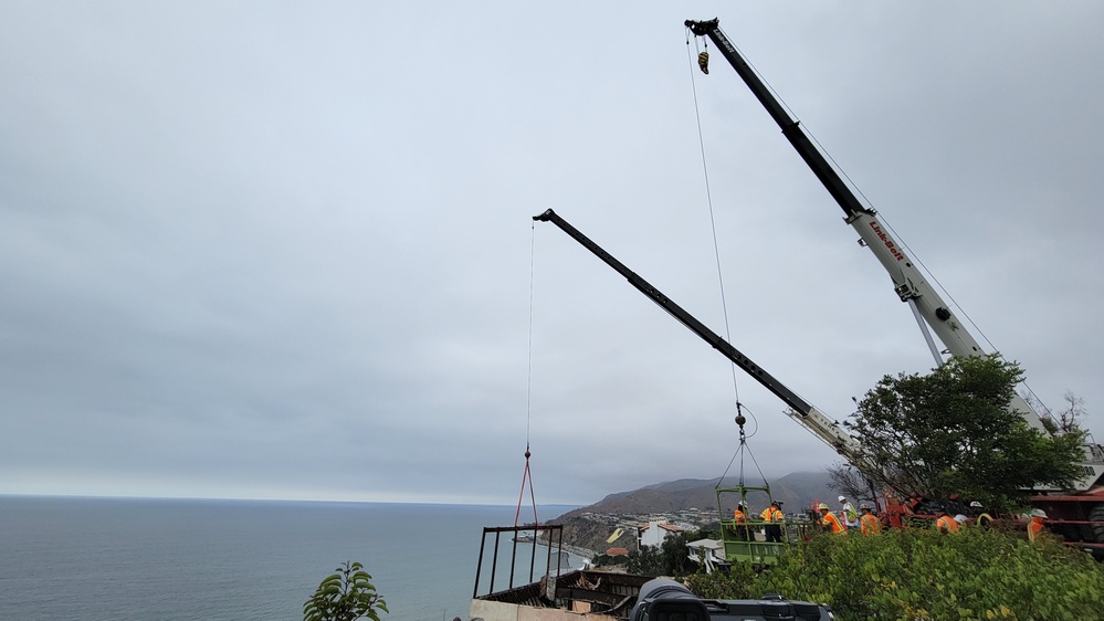 USACE clears debris from final property damaged by 2025 Pacific Palisades Fire.