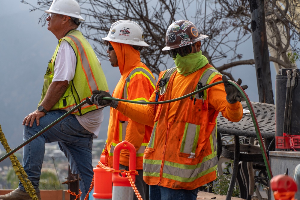 USACE clears debris from final property damaged by 2025 Pacific Palisades Fire.