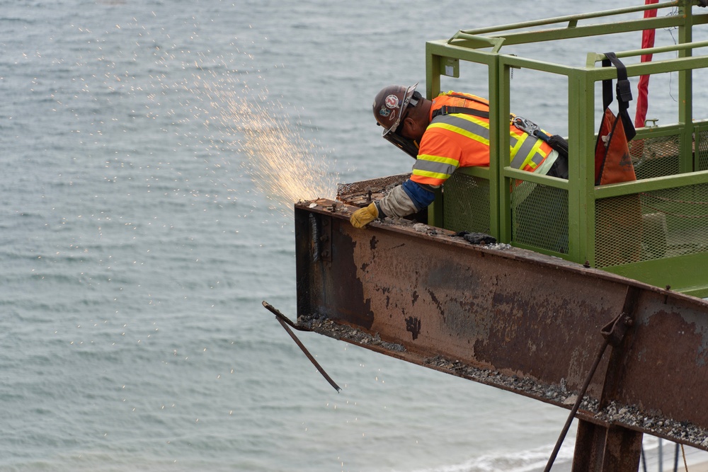 USACE clears debris from final property damaged by 2025 Pacific Palisades Fire.