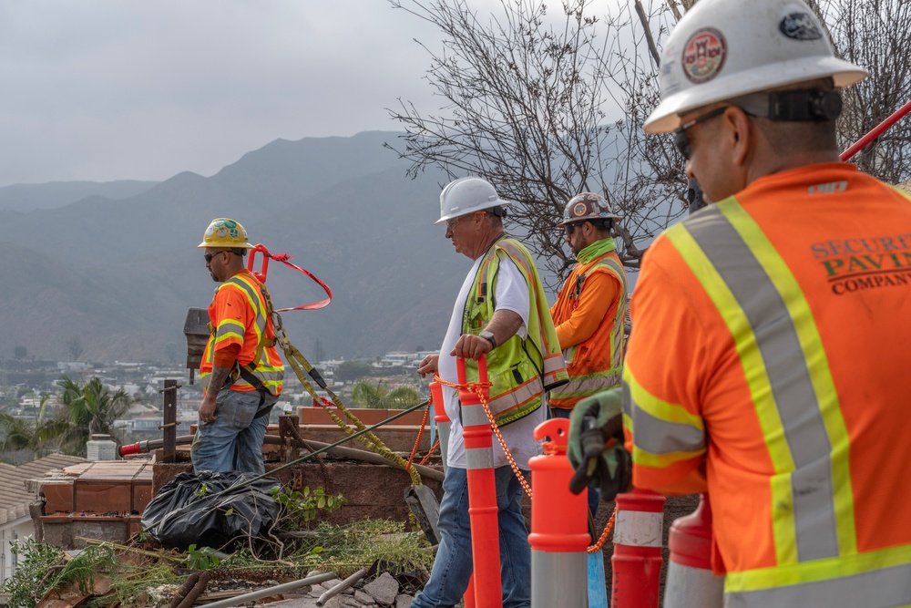 USACE clears debris from final property damaged by 2025 Pacific Palisades Fire.
