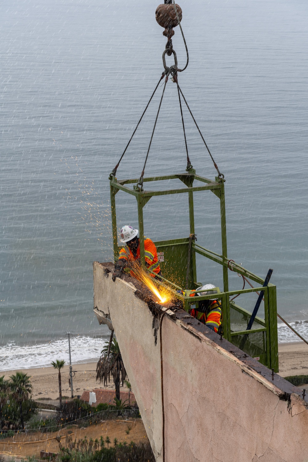 USACE clears debris from final property damaged by 2025 Pacific Palisades Fire.