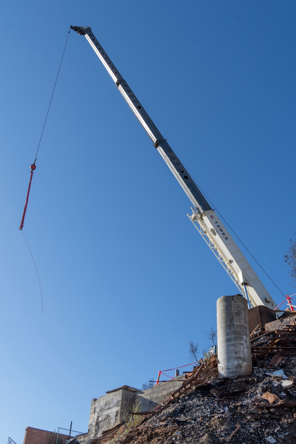 USACE clears debris from final property damaged by 2025 Pacific Palisades Fire.