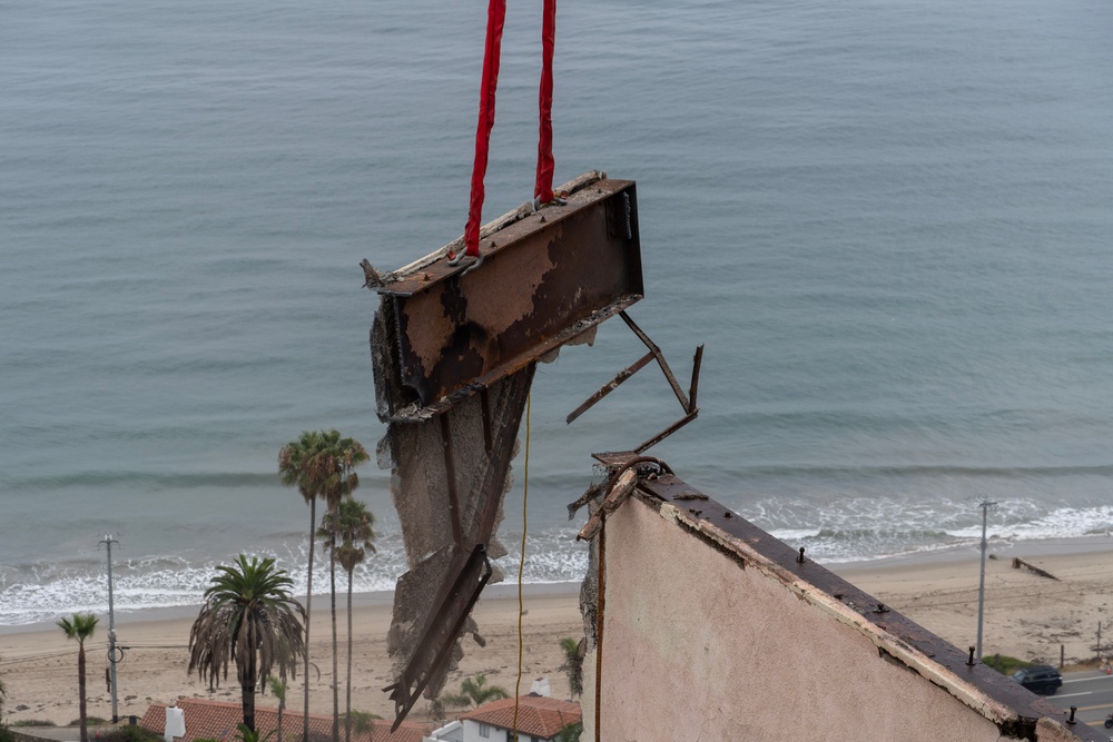 USACE clears debris from final property damaged by 2025 Pacific Palisades Fire.