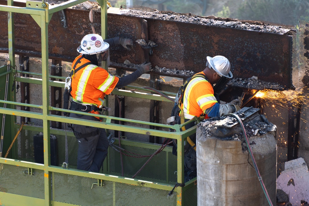USACE clears debris from final property damaged by 2025 Pacific Palisades Fire.