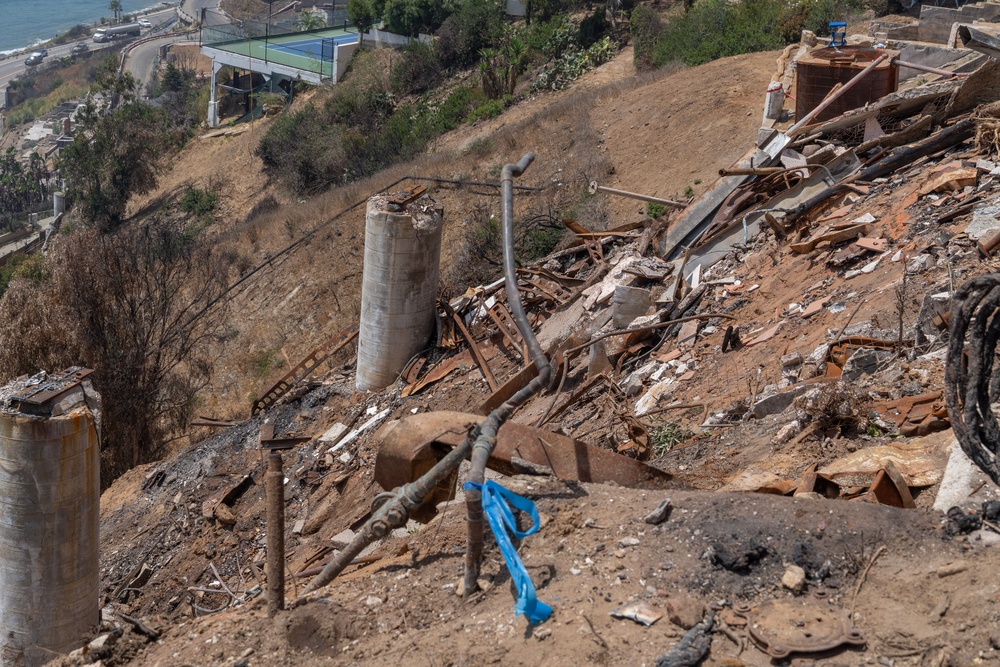 USACE clears debris from final property damaged by 2025 Pacific Palisades Fire.