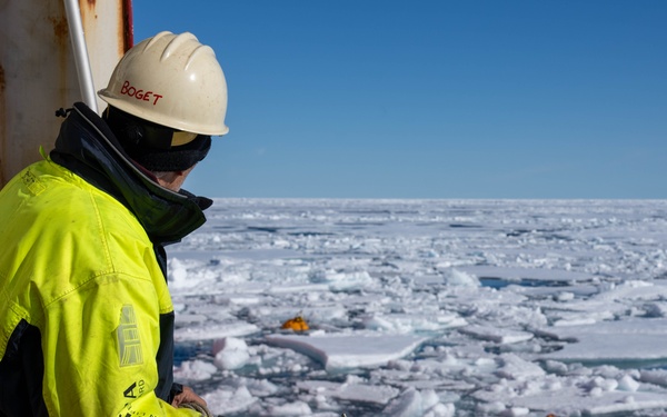 U.S. Coast Guard Cutter Healy commences Arctic Mobile Observing System operations