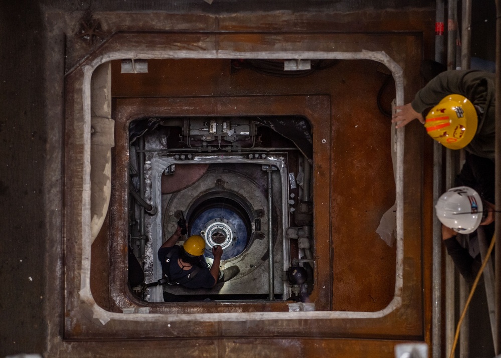 PSNS Workers and Contractors Work to get Reagan Ready