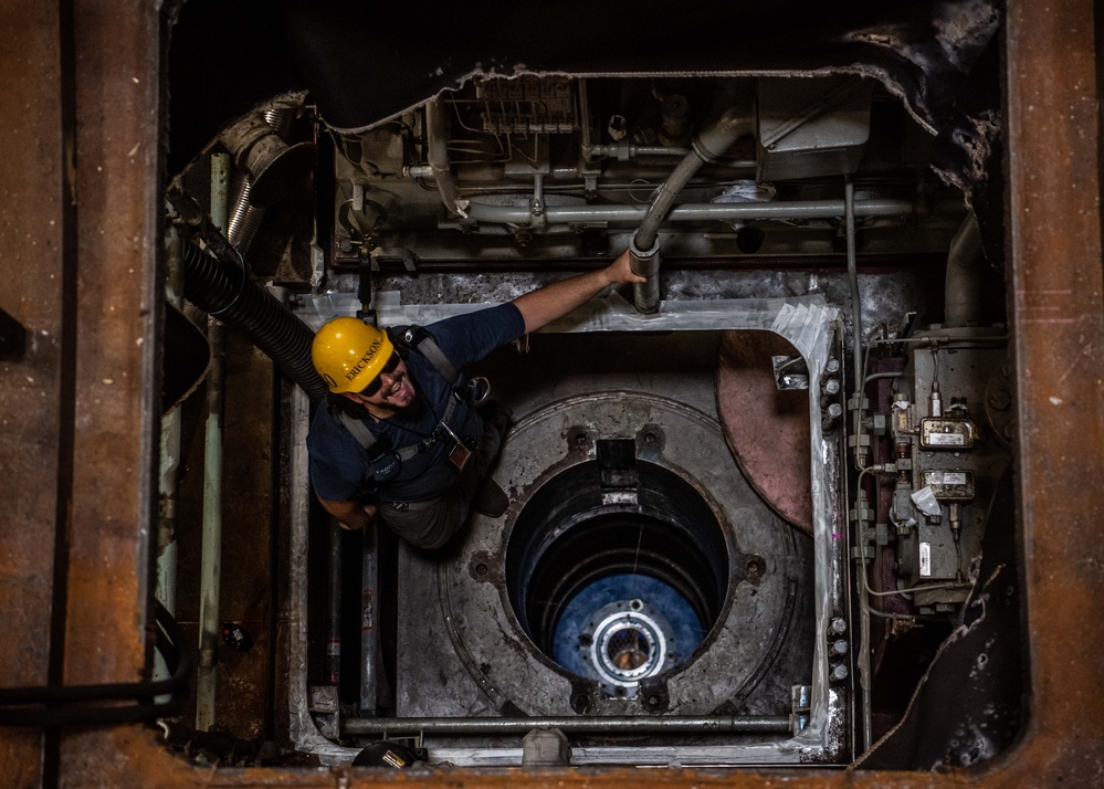 PSNS Workers and Contractors Work to get Reagan Ready