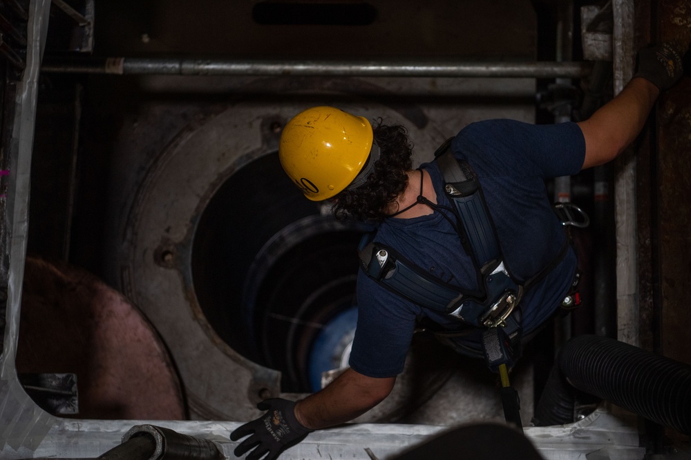 PSNS Workers and Contractors Work to get Reagan Ready