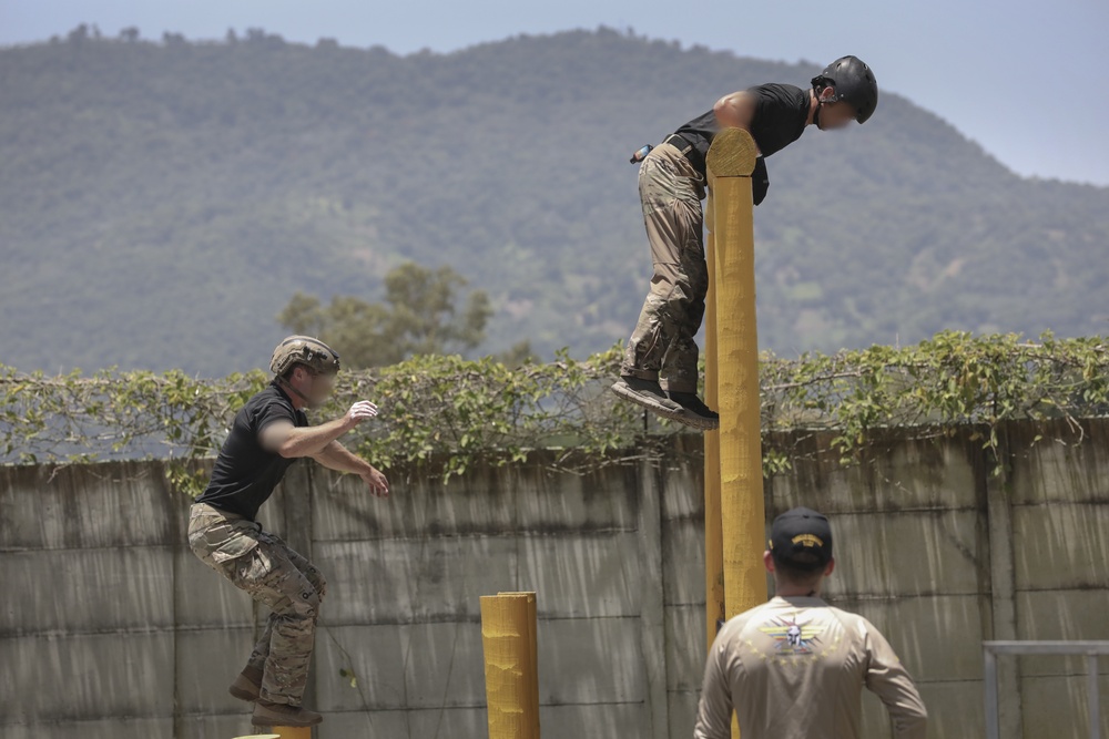 Fuerzas Comando 2025 Obstacle Course