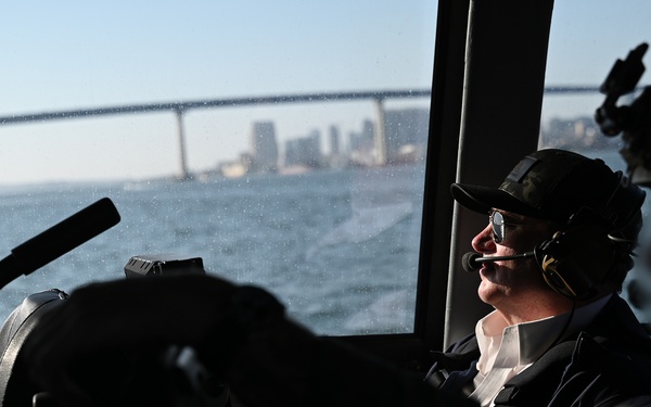 SECNAV Visits Naval Special Warfare Command