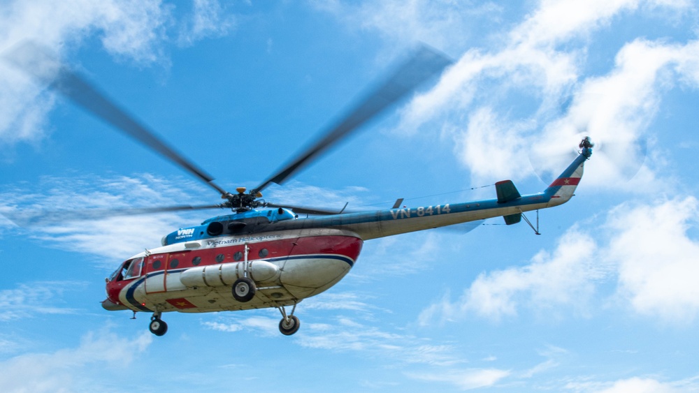 Recovery Team 1 arrive on site to Vietnam: 25-3VN