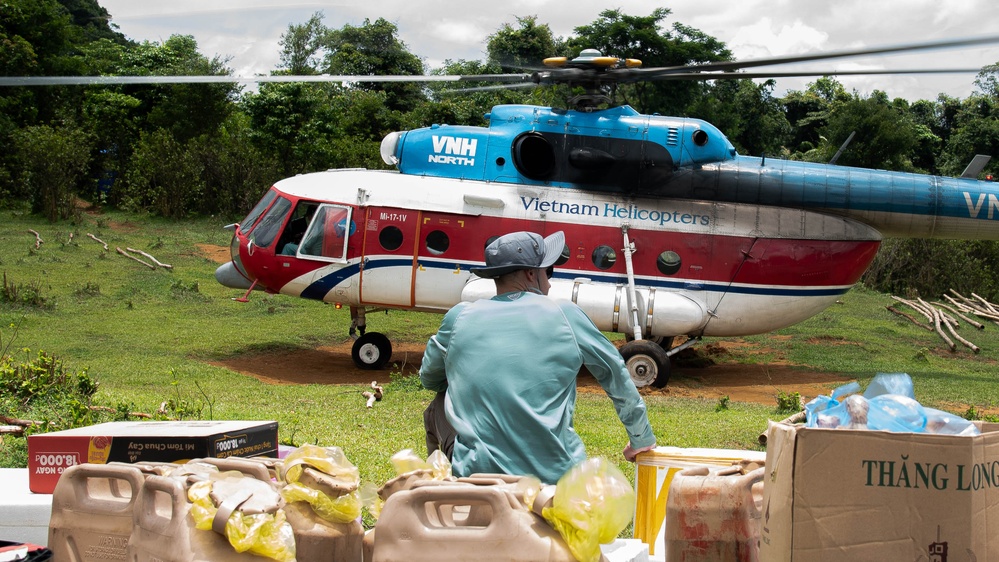 Recovery Team 1 arrive on site to Vietnam: 25-3VN