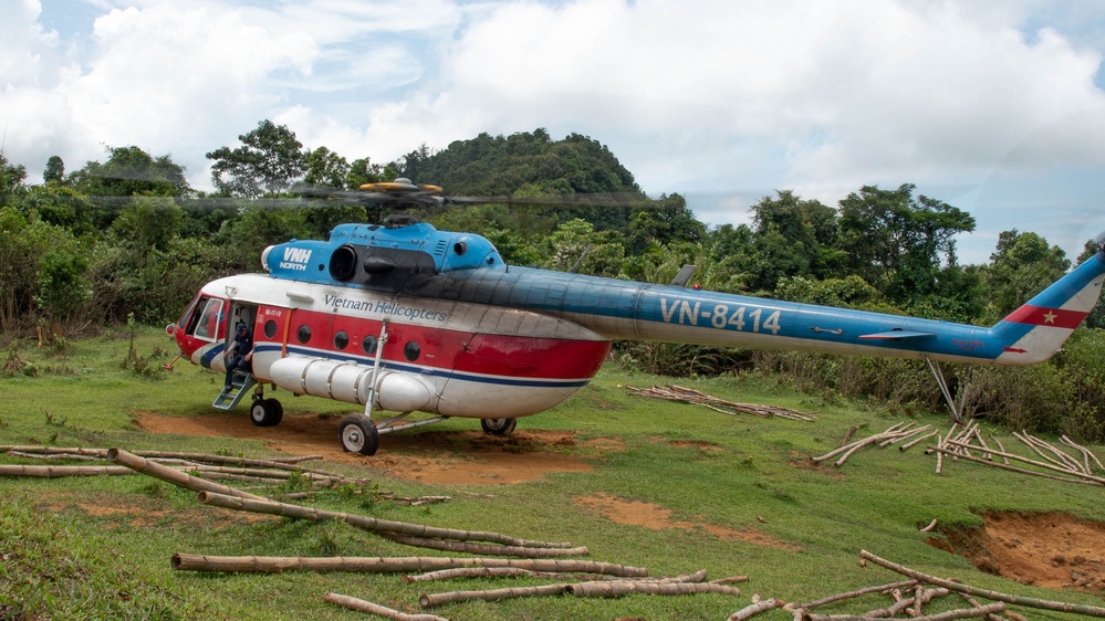 Recovery Team 1 arrive on site to Vietnam: 25-3VN