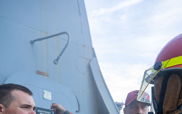 USS San Antonio (LPD 17) Conducts General Quarters Drills