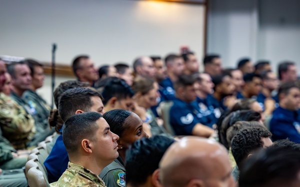 89th AW command team hosts first commander’s call