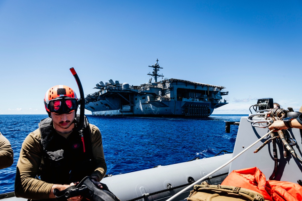 HSC-12 Conducts Search-and-Rescue Exercises
