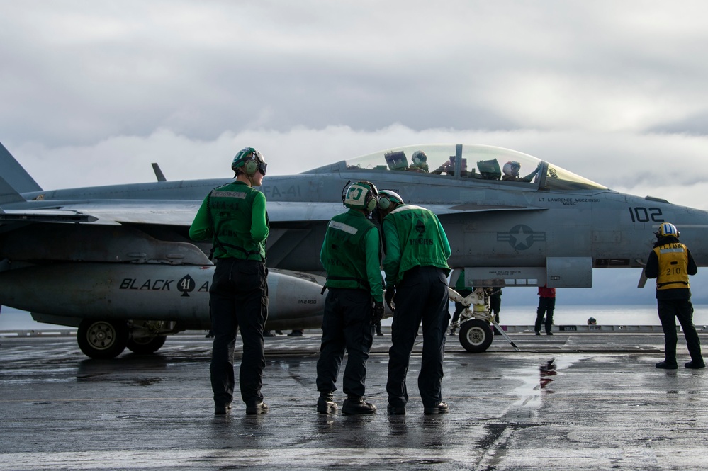 Abraham Lincoln conducts flight operations