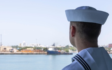 USS Frank Cable visits Chennai, India