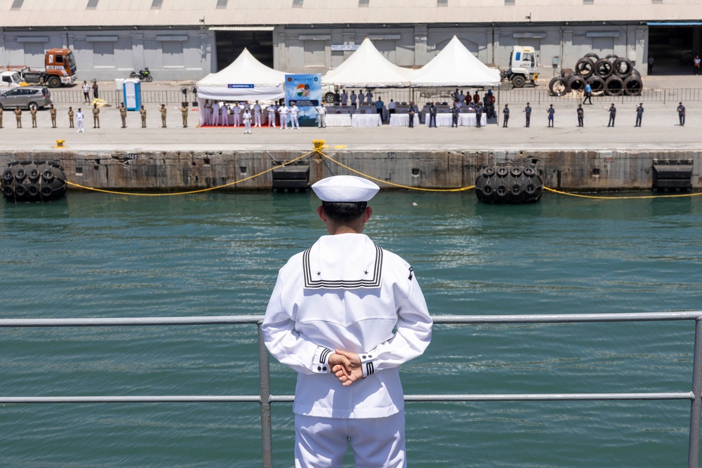 USS Frank Cable (AS 40) arrives in Chennai, India