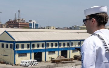 USS Frank Cable (AS 40) arrives in Chennai, India