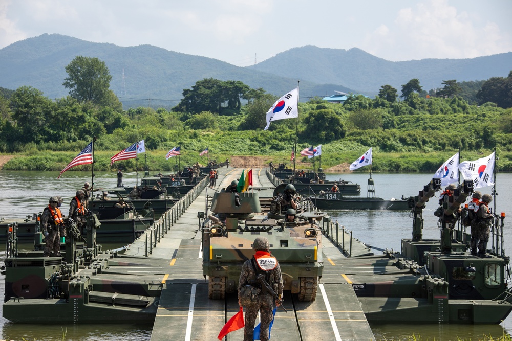 2ID and ROK Army Conduct Combined Wet Gap Crossing Training for UFS25.