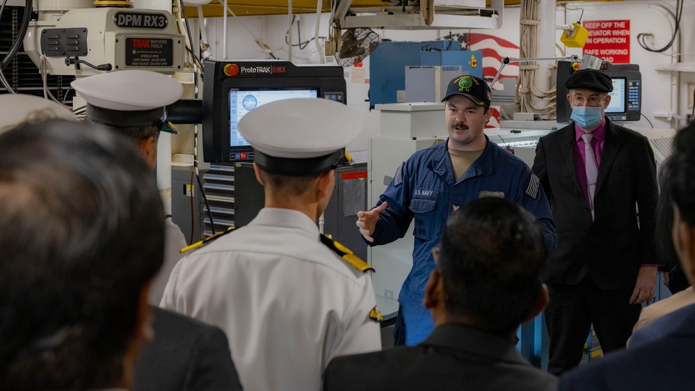 USS Frank Cable (AS 40) hosts distinguished visitors in Chennai, India