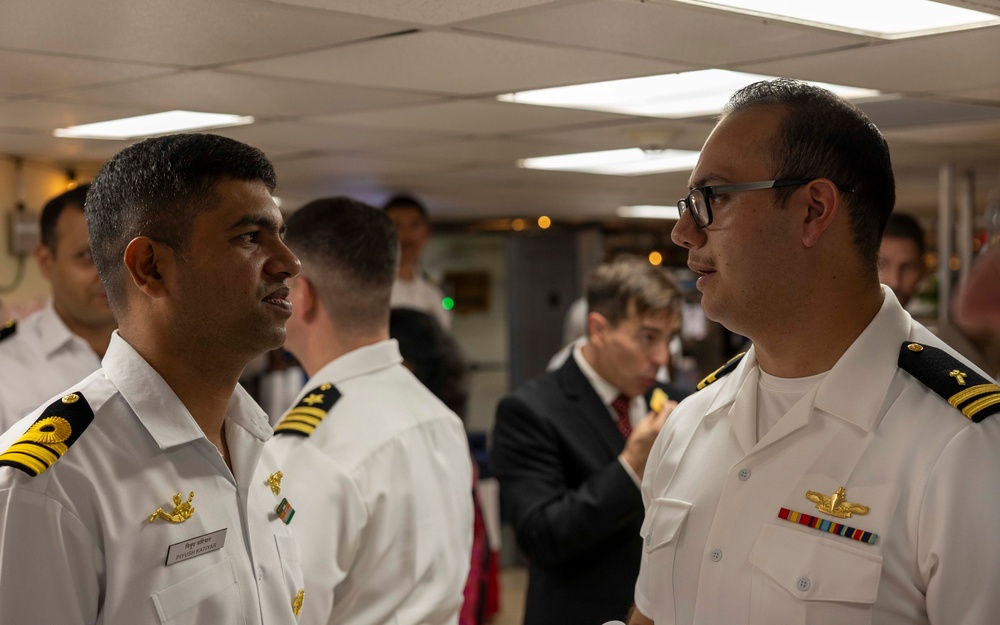 USS Frank Cable (AS 40) hosts distinguished visitors in Chennai, India
