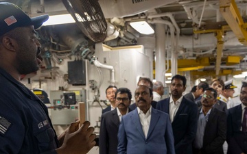 USS Frank Cable (AS 40) hosts distinguished visitors in Chennai, India