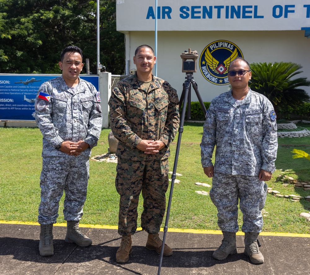 Ex Alon 25: U.S. Marines with MRF-D 25.3, Philippine Air Force conduct a subject matter expert exchange