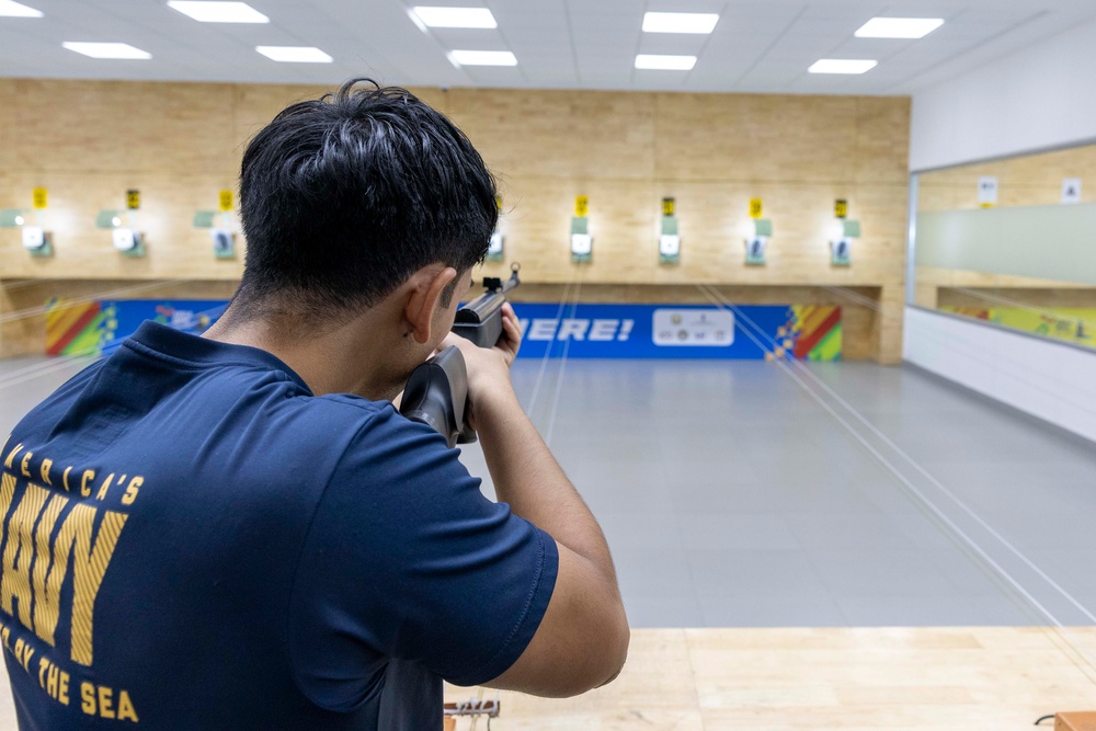 USS Frank Cable (AS 40) Sailors participate in sports with Guru Nanak College students