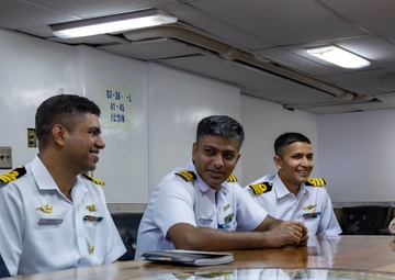 USS Frank Cable (AS 40) debrief with Indian Navy