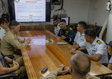 USS Frank Cable (AS 40) debrief with Indian Navy