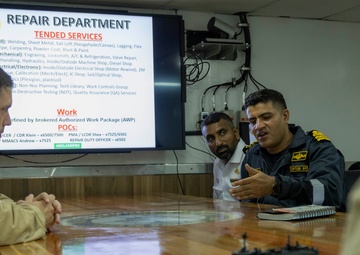 USS Frank Cable (AS 40) debrief with Indian Navy