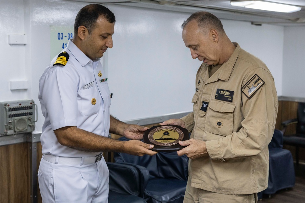 USS Frank Cable (AS 40) gift exchange with Indian Navy