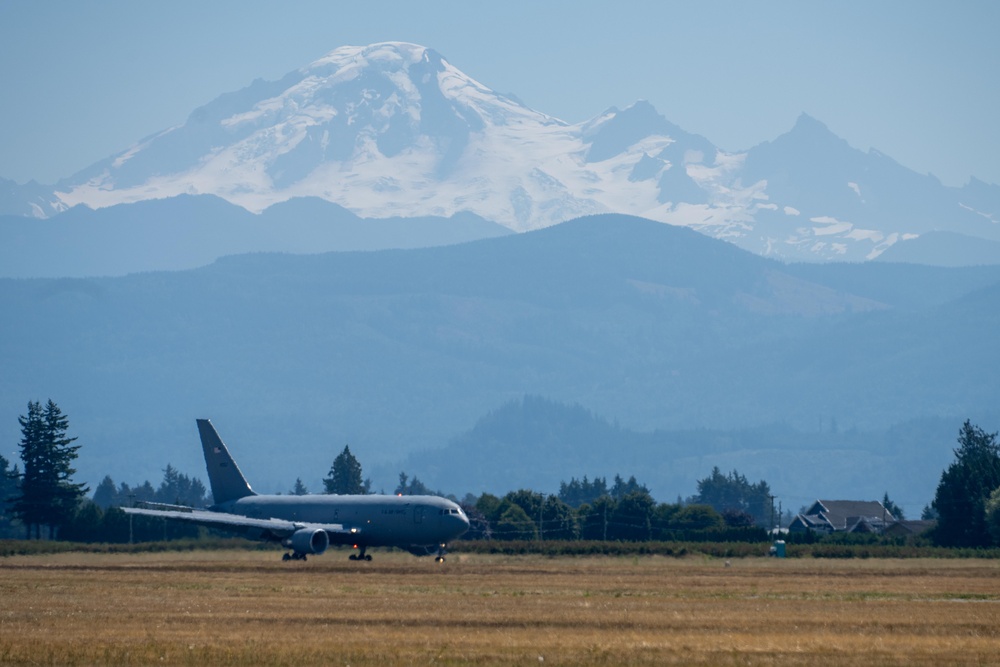 Altus AFB Demo Team performs at Abbotsford International Air Show