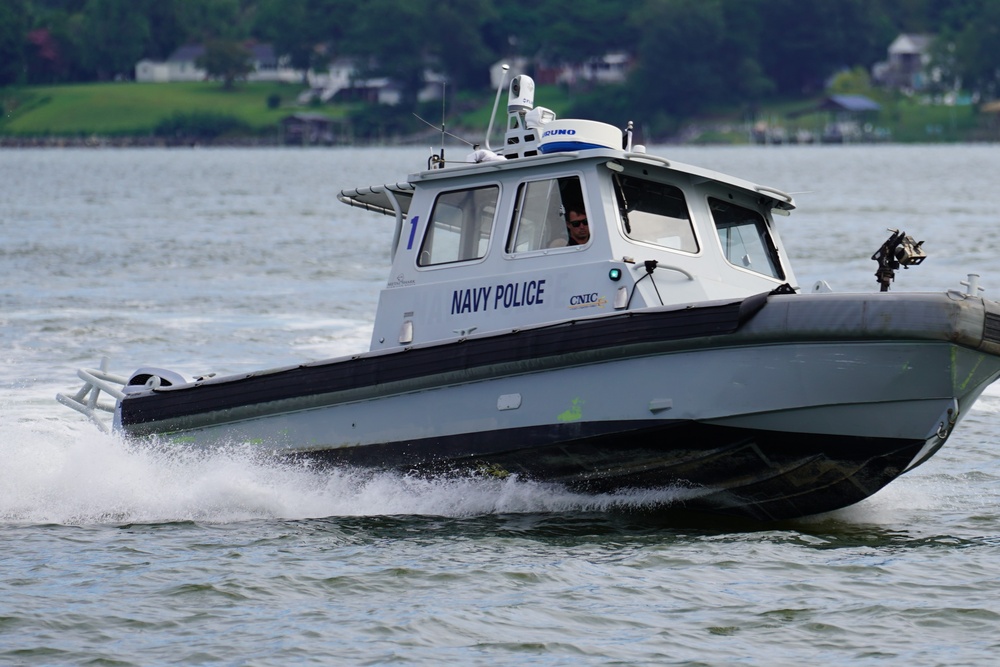 Harbor Patrol Unit training on the York River