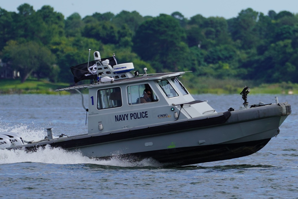 Harbor Patrol Unit training on the York River