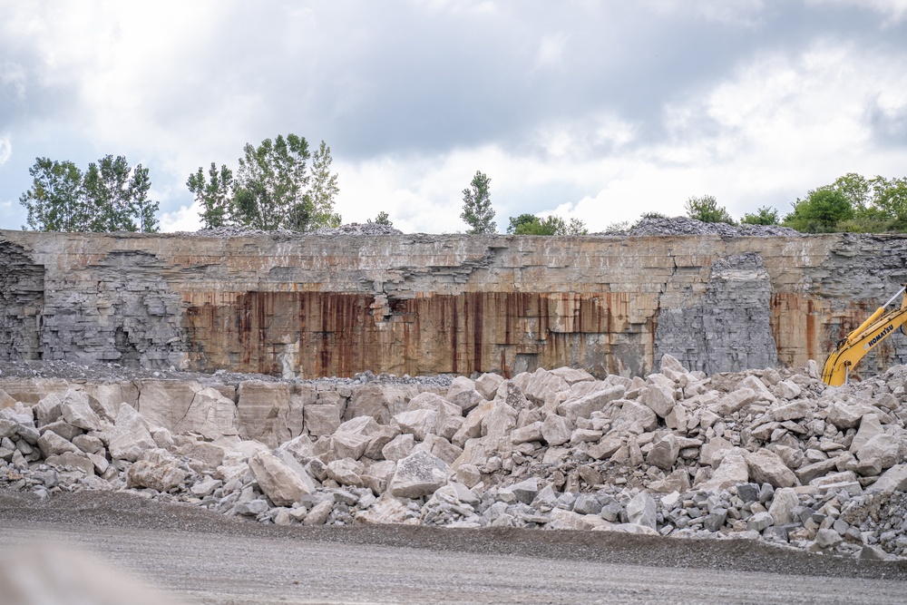 Buffalo District Armor Stone Selection at the Stone Quarry Buffalo District Armor Stone Selection at the Stone Quarry