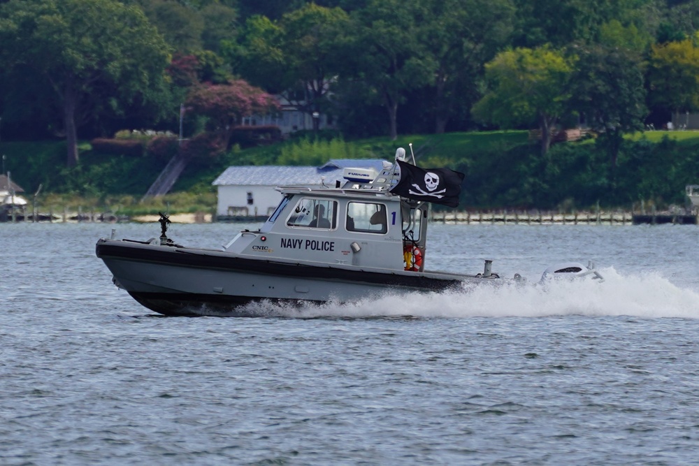 Harbor Patrol Unit training on the York River