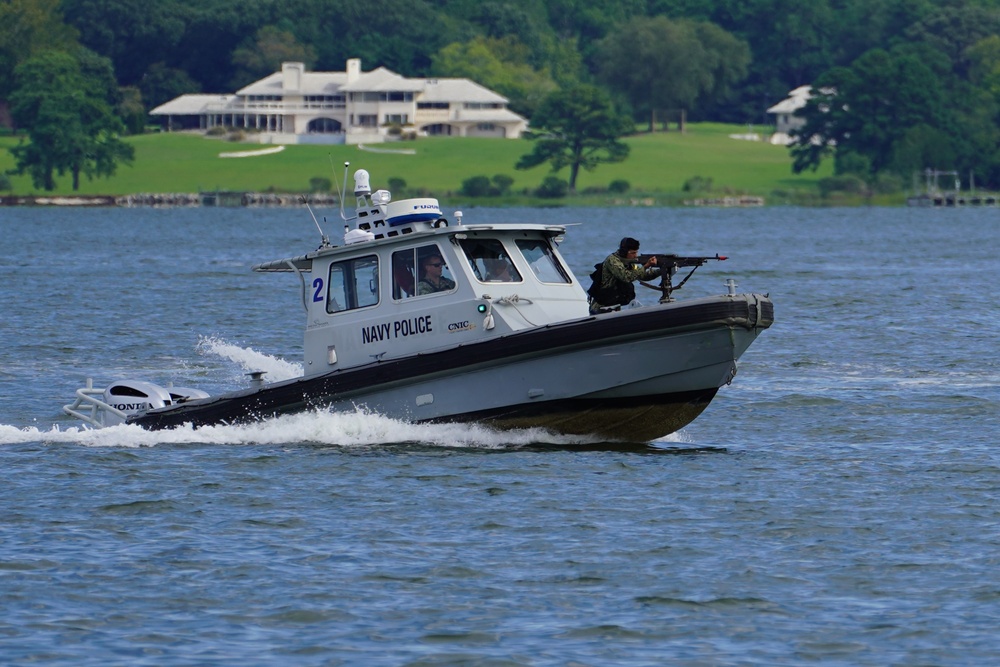 Harbor Patrol Unit training on the York River