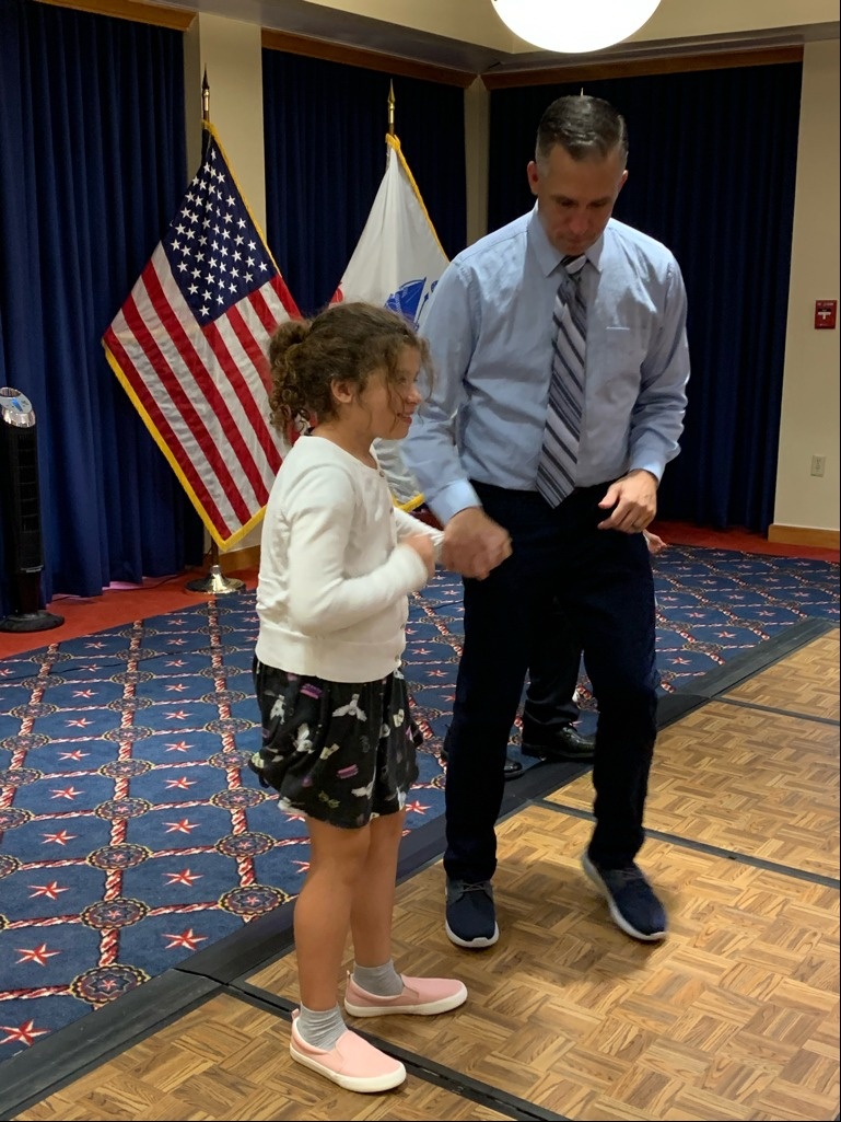 Soldiers Participate in Father/Daughter Dance