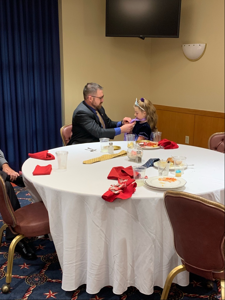 Soldiers Participate in Father/Daughter Dance