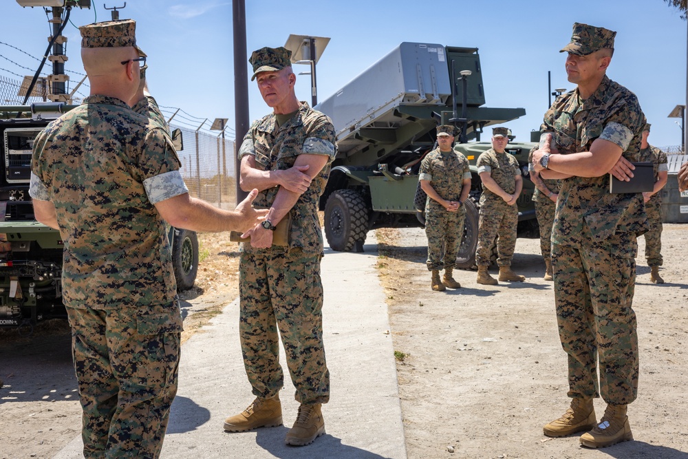 Commandant, Gen. Eric M. Smith visits I MEF