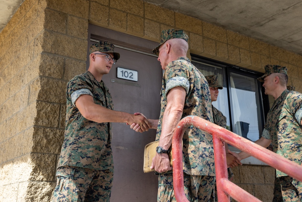 Commandant, Gen. Eric M. Smith visits I MEF